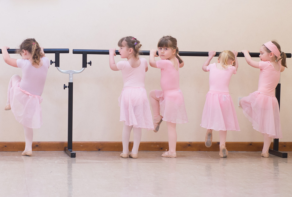 Miranda Lee RAD Ballet school class